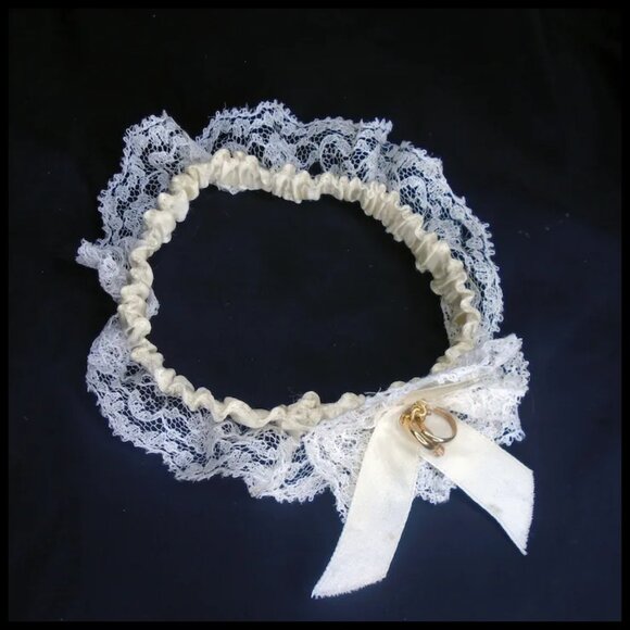 Vintage Bridal Wedding Garter with Lace & Rings! - Something Old - Picture 5 of 13